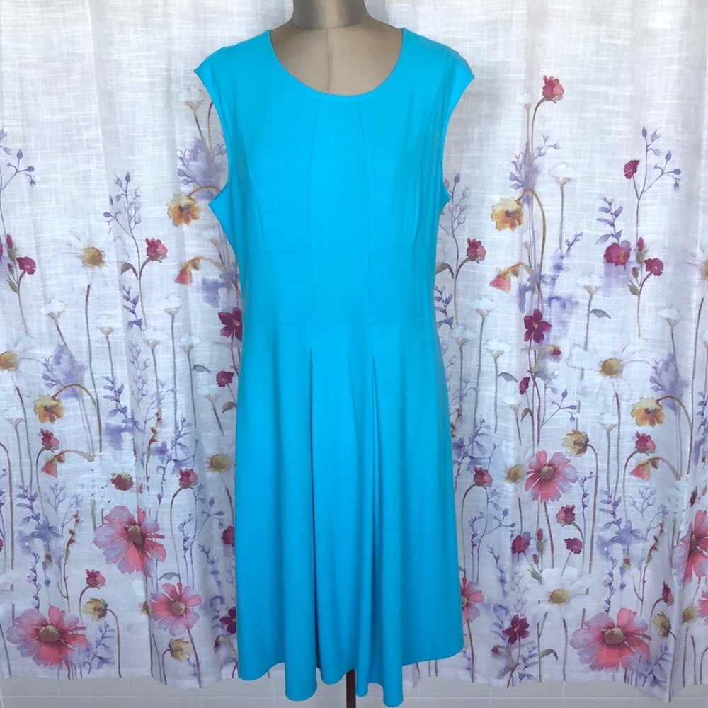 Simonton Says Sleeveless MIDI Dress